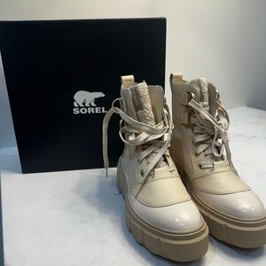 Sorel Women’s Caribou C Boot Lace WP Cozy